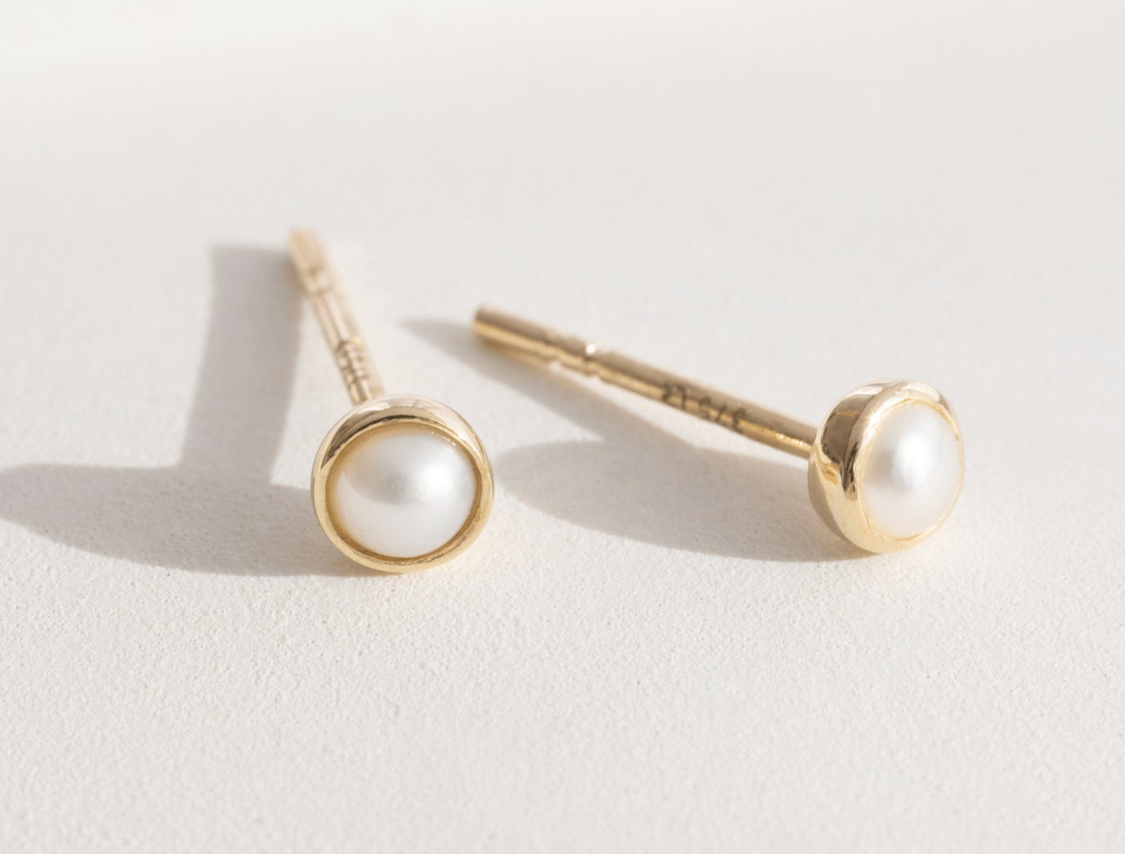 Picture of Luna Rae Solid 9k Gold Hilo Studs